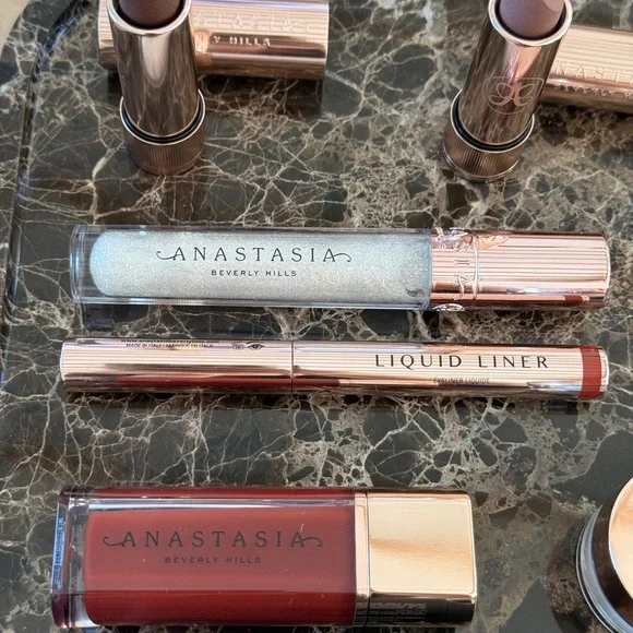 NWT Anastasia Beverly Hills Makeup Bundle.